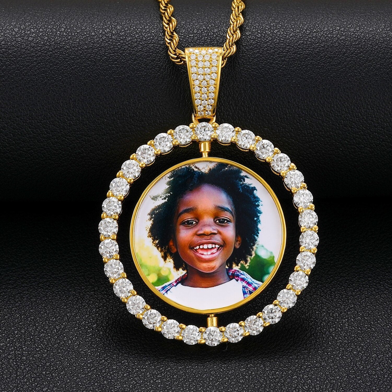 Round Spinning Customized Photo Diamond-bordered Necklace