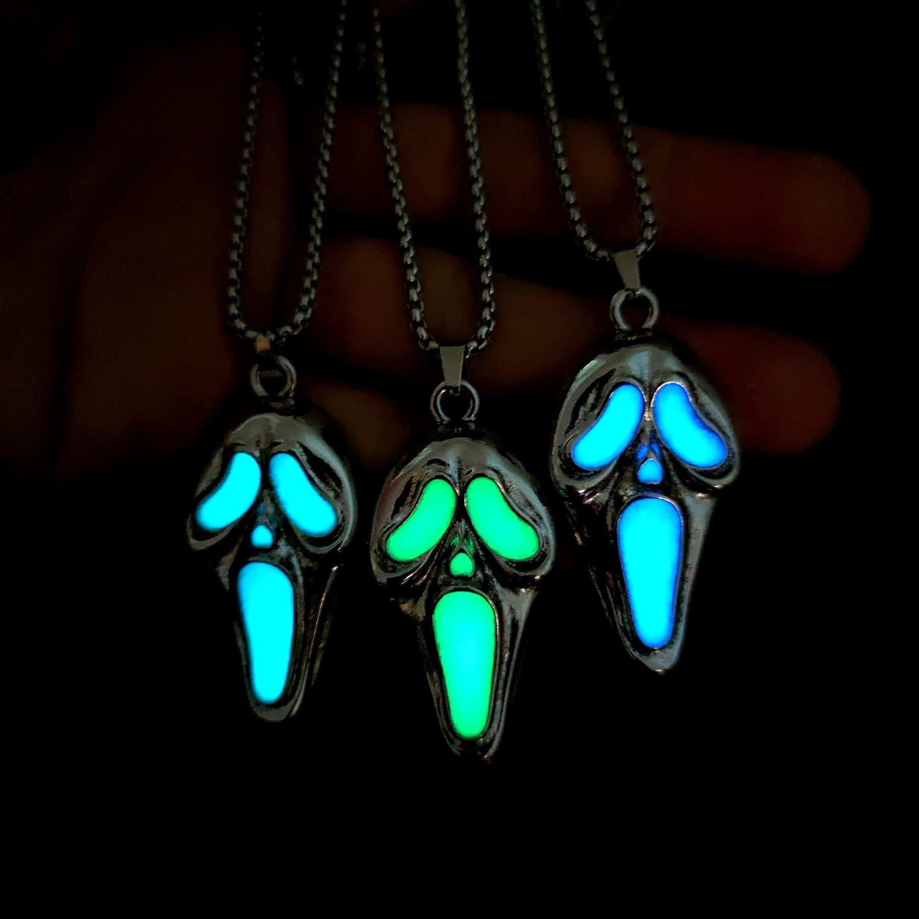 Dark Glowing Scream Ghost Face Necklace