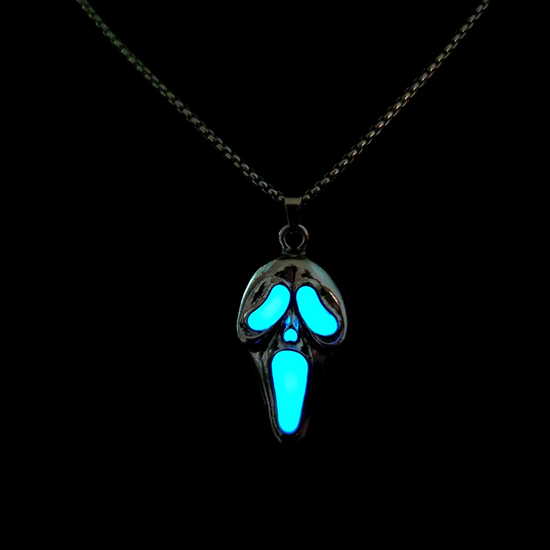 Dark Glowing Scream Ghost Face Necklace