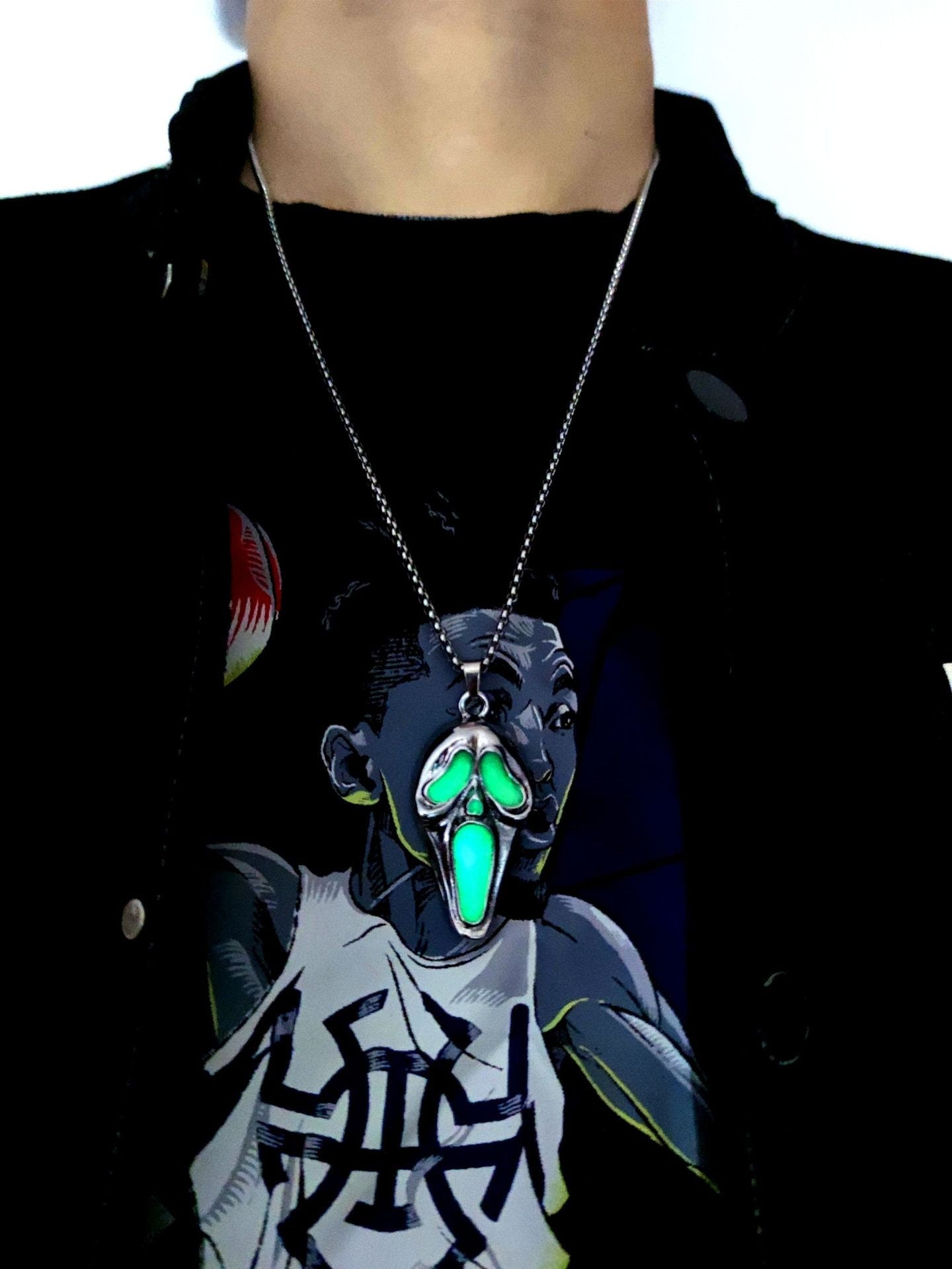 Dark Glowing Scream Ghost Face Necklace